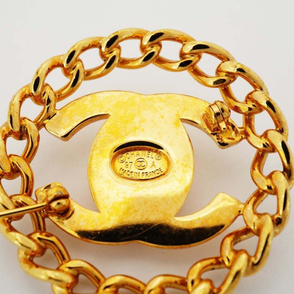 CHANEL Authentic Gold Logo Brooch - Picture 4 of 7